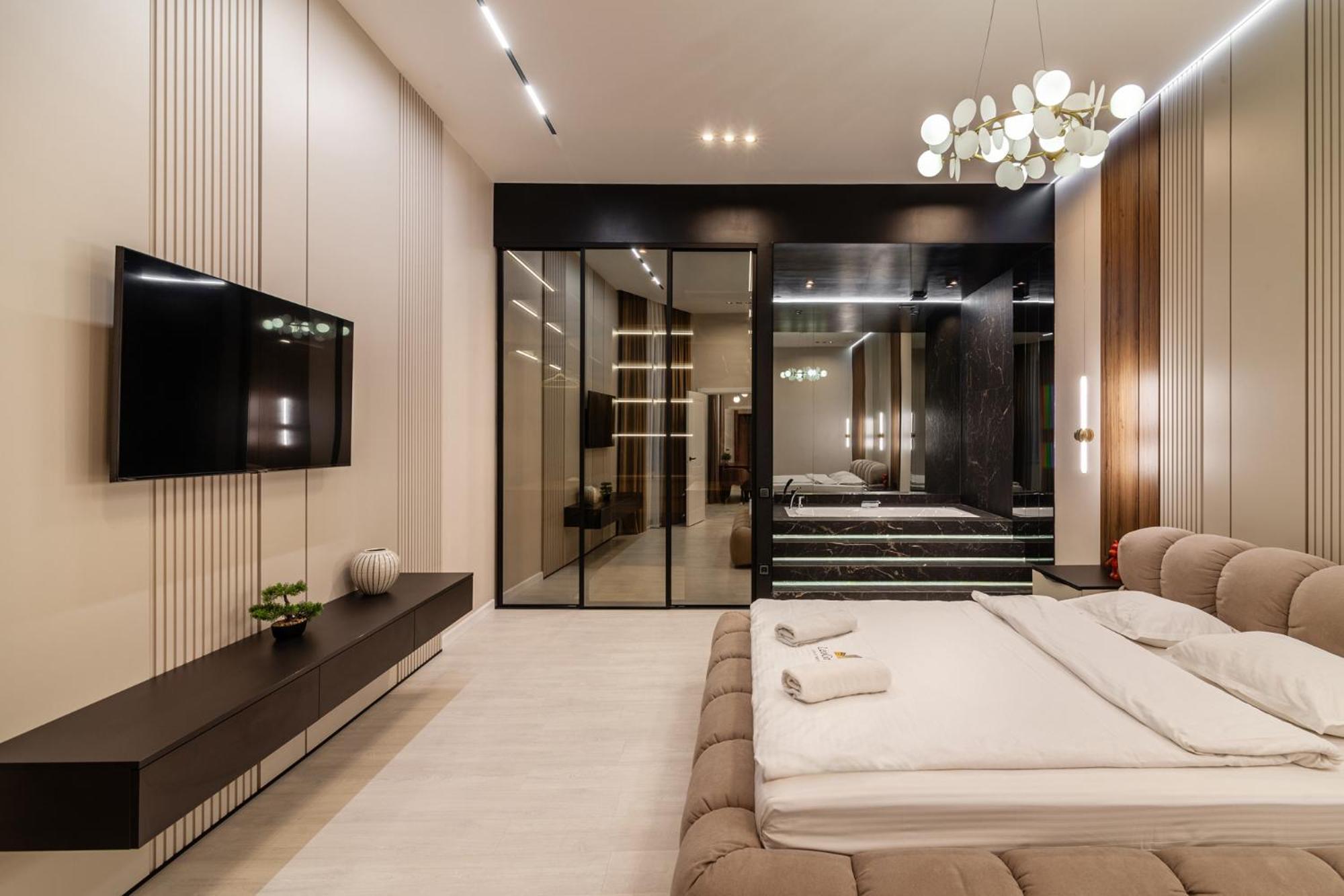 Leogrand Jacuzzi On Malaniuka 2 Apartment Lviv Bagian luar foto